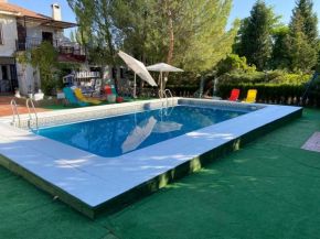 Chalet Esuri con piscina privada a 5min de Puy Du Fou
